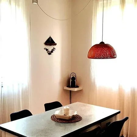 Bellagio Holiday Home דירה *