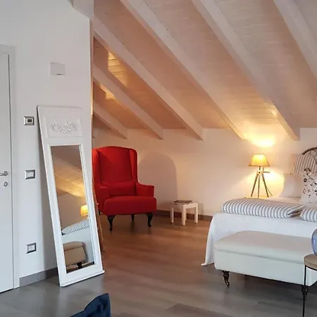 Bellagio Holiday Home דירה